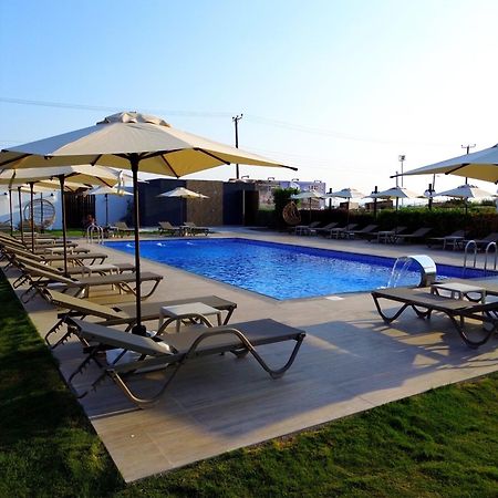 Cezar'S Airport Hotel Nicosia Buitenkant foto