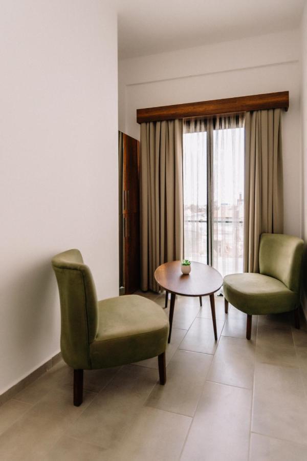 Cezar'S Airport Hotel Nicosia Buitenkant foto