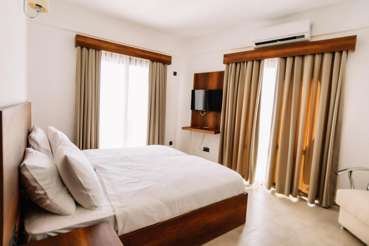Cezar'S Airport Hotel Nicosia Buitenkant foto